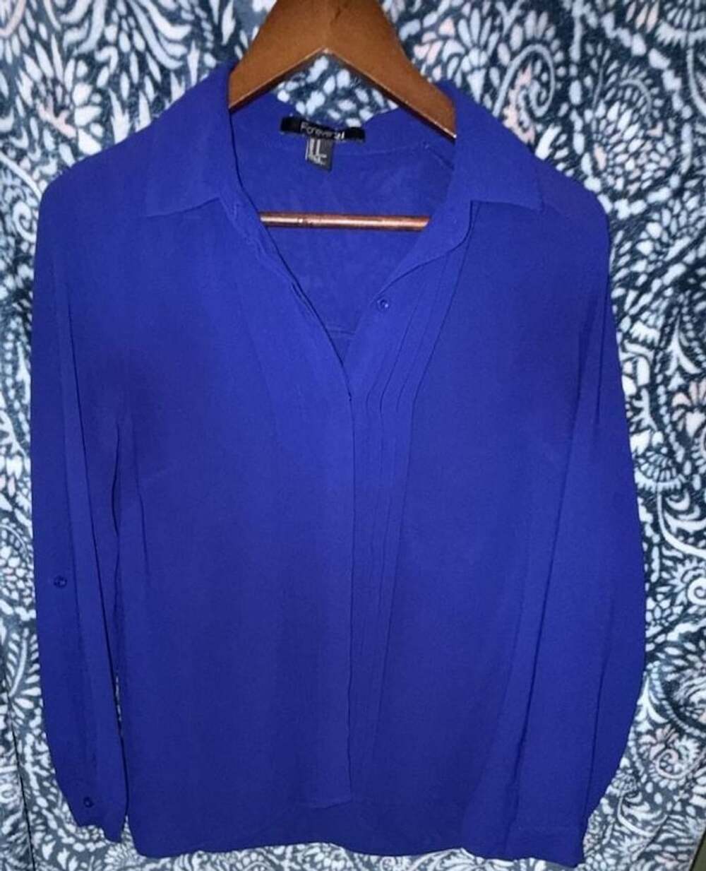 Forever 21 Royal Blue Long Sleeve Blouse Size M V-Neck Work Shirt